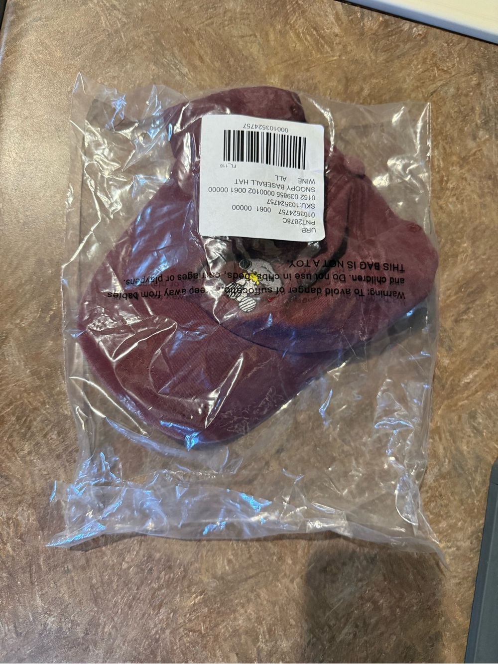 Peanuts Burgundy Snoopy & Woodstock Cap - Picture 3 of 3